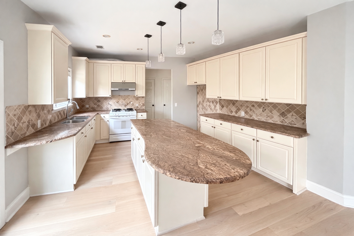 3500 Berwick South Dr - Photo 2 of 17