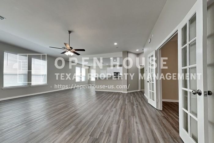 9435 Edgeloch Dr - Photo 5 of 20