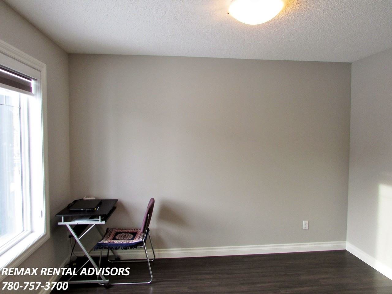 3022 15 Ave Nw - Photo 6 of 19