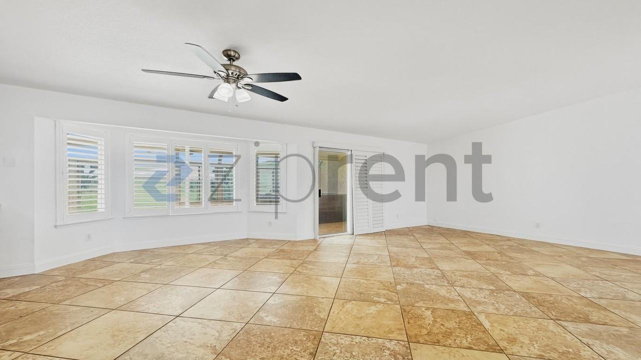 8730 S East Ave - Photo 6 of 24