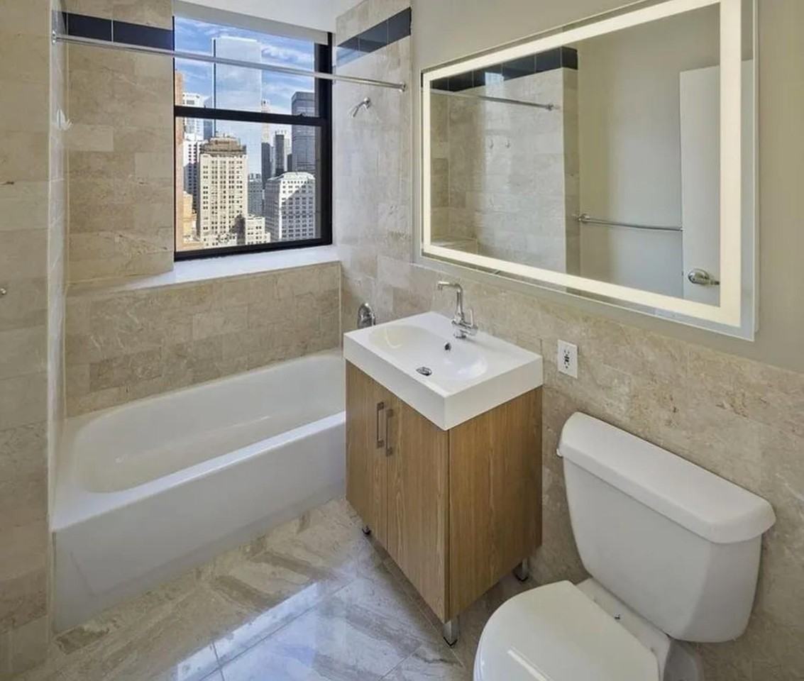 20 West St #9B - Photo 4 of 5