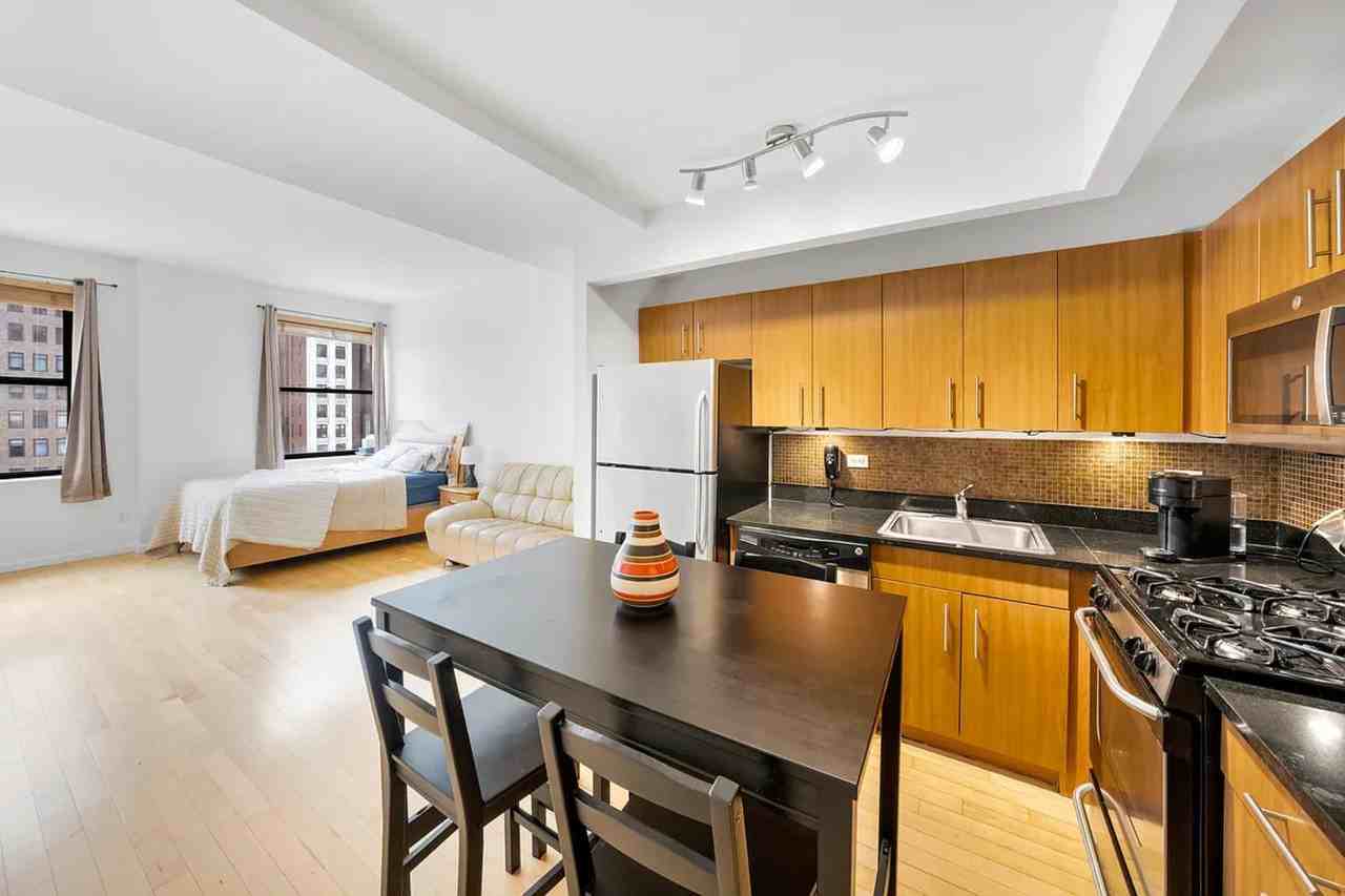 20 West St #15K - Photo 4 of 6