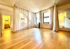 Rector Pl #8L - Photo 1 of 1