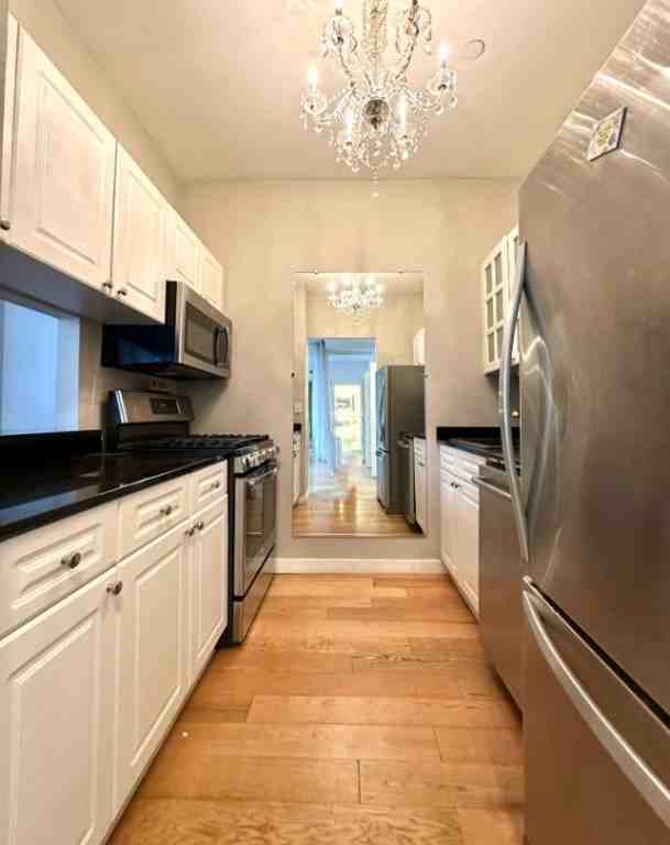 Rector Pl #8L - Photo 4 of 10