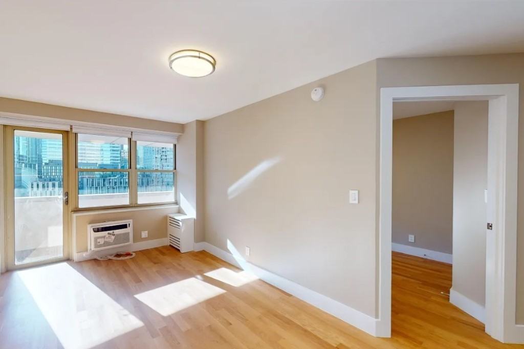 Greenwich St #11U - Photo 4 of 7