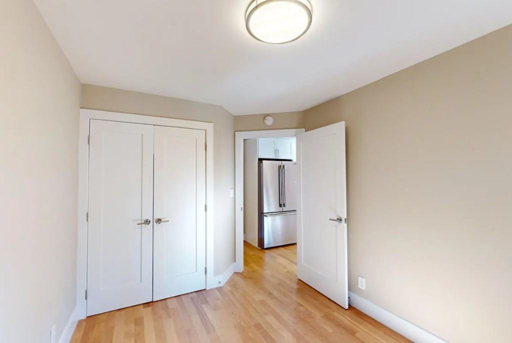 Greenwich St #11U - Photo 6 of 7