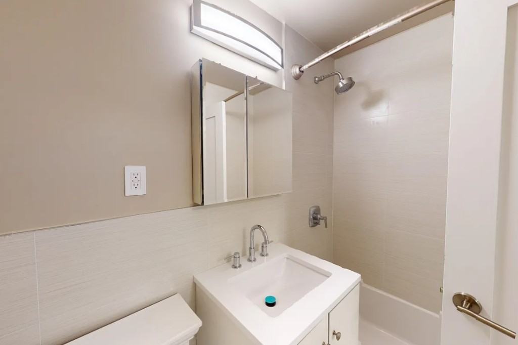 Greenwich St #11U - Photo 7 of 7