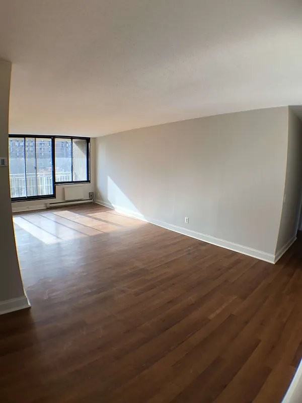 E 104th St #512 - Photo 2 of 17