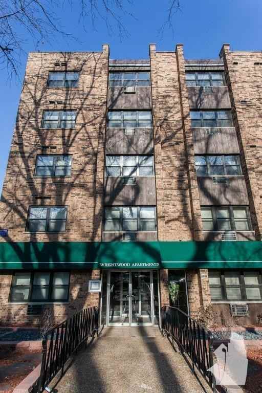 660 W Wrightwood Ave #217 - Photo 6 of 9