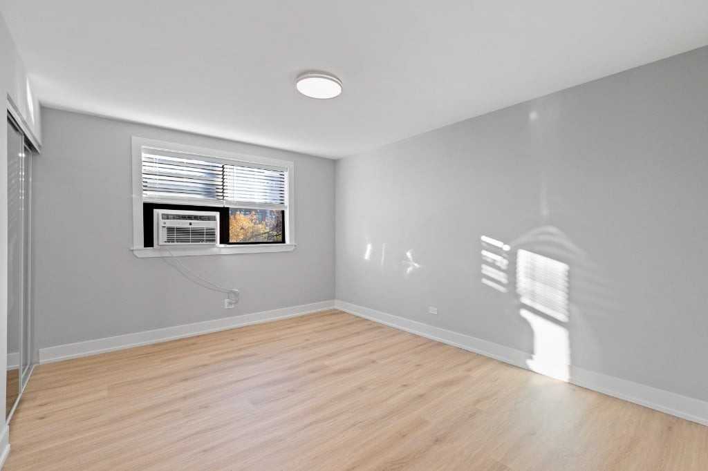 530 W Aldine Ave #210 - Photo 6 of 12