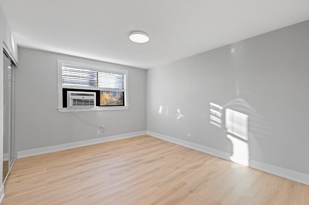 530 W Aldine Ave #103 - Photo 6 of 12