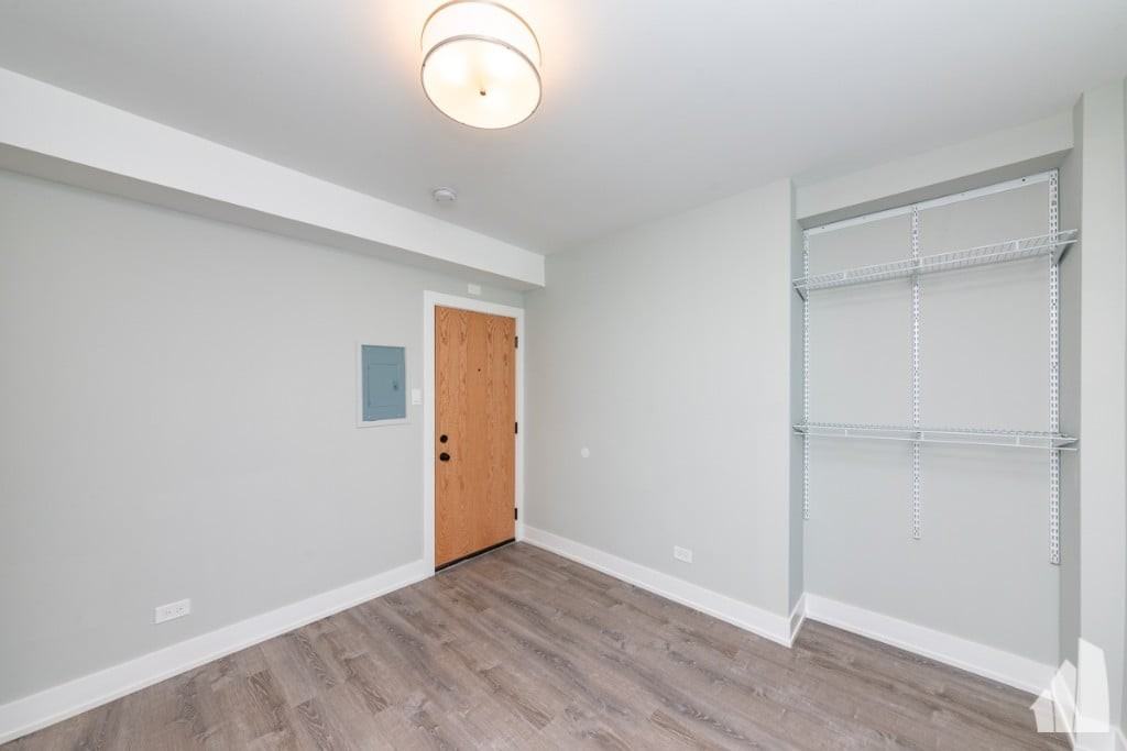 505 W Belmont Ave #3J - Photo 4 of 12