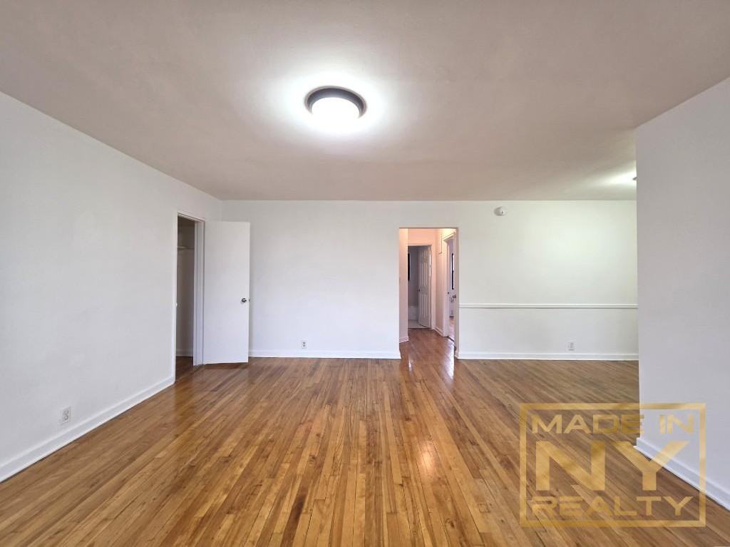 6706 197th St #1 - Photo 4 of 10