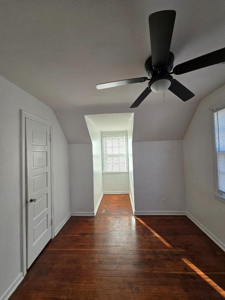 405 N 11th St - Photo 6 of 8