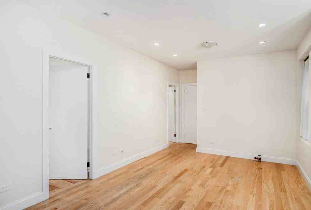 233 W 21st St #3B - Photo 5 of 8