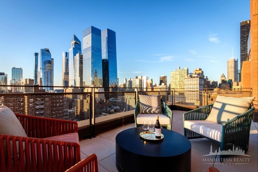 W 28th St #8A - Photo 5 of 13