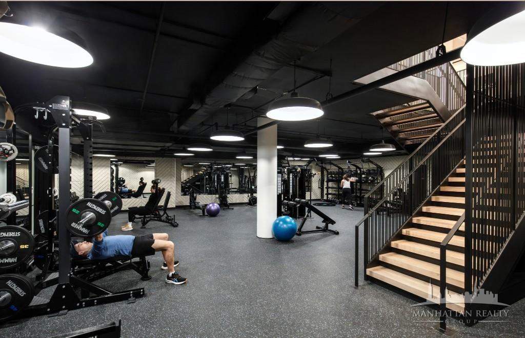 W 28th St #8A - Photo 7 of 13