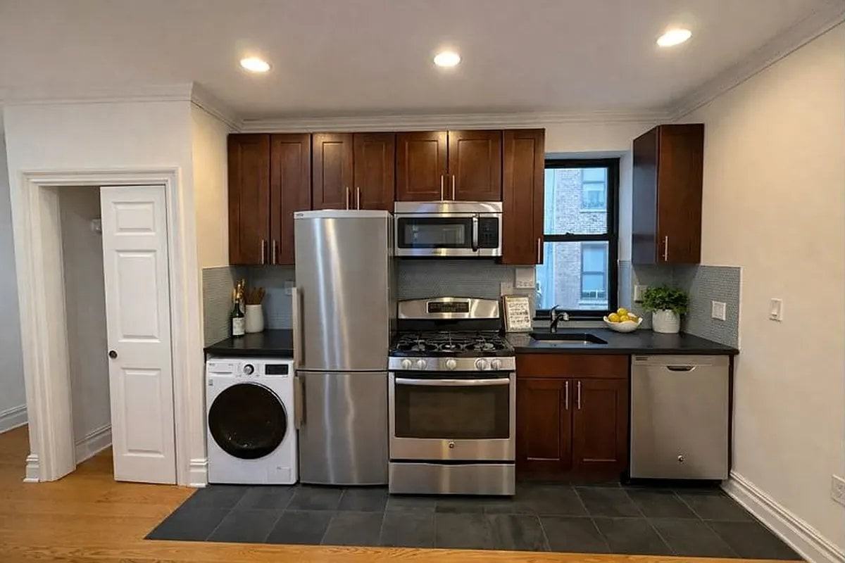 315 Lincoln Pl #3H - Photo 4 of 5