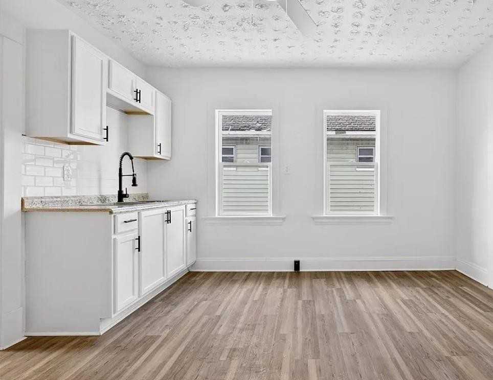 9418 Parkview Ave - Photo 2 of 12