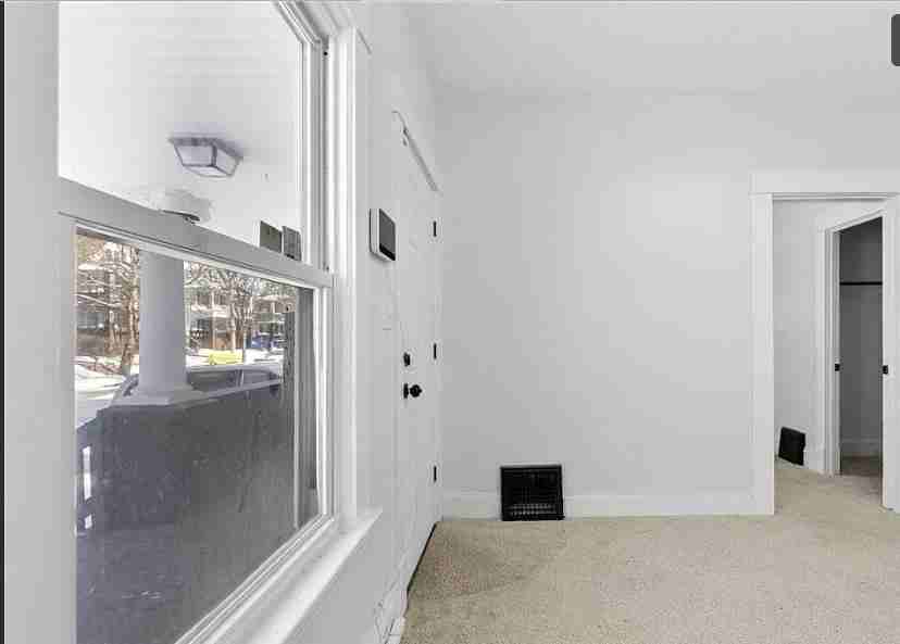 9418 Parkview Ave - Photo 4 of 12