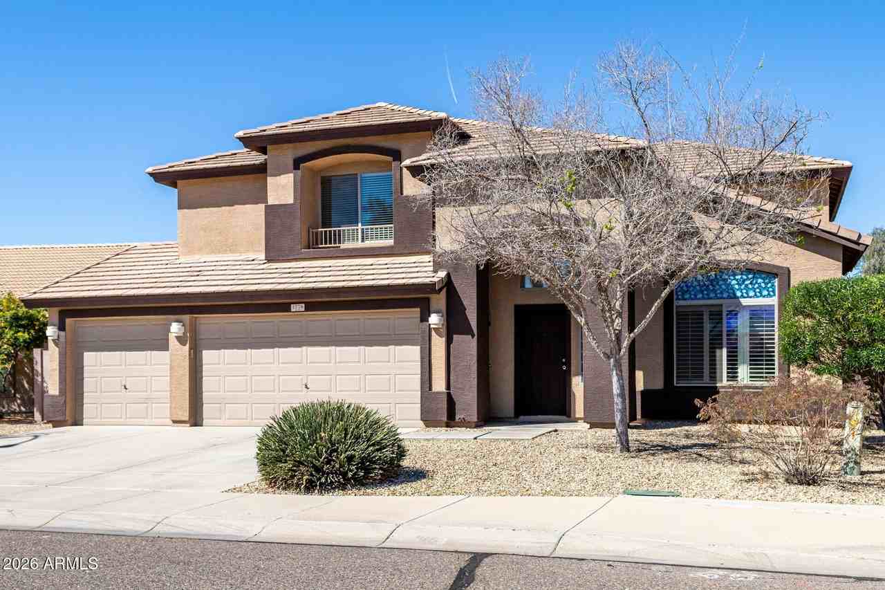 1776 S 156th Ln - Photo 4 of 47