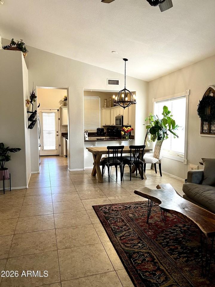 4053 W Saddlehorn Rd - Photo 3 of 13