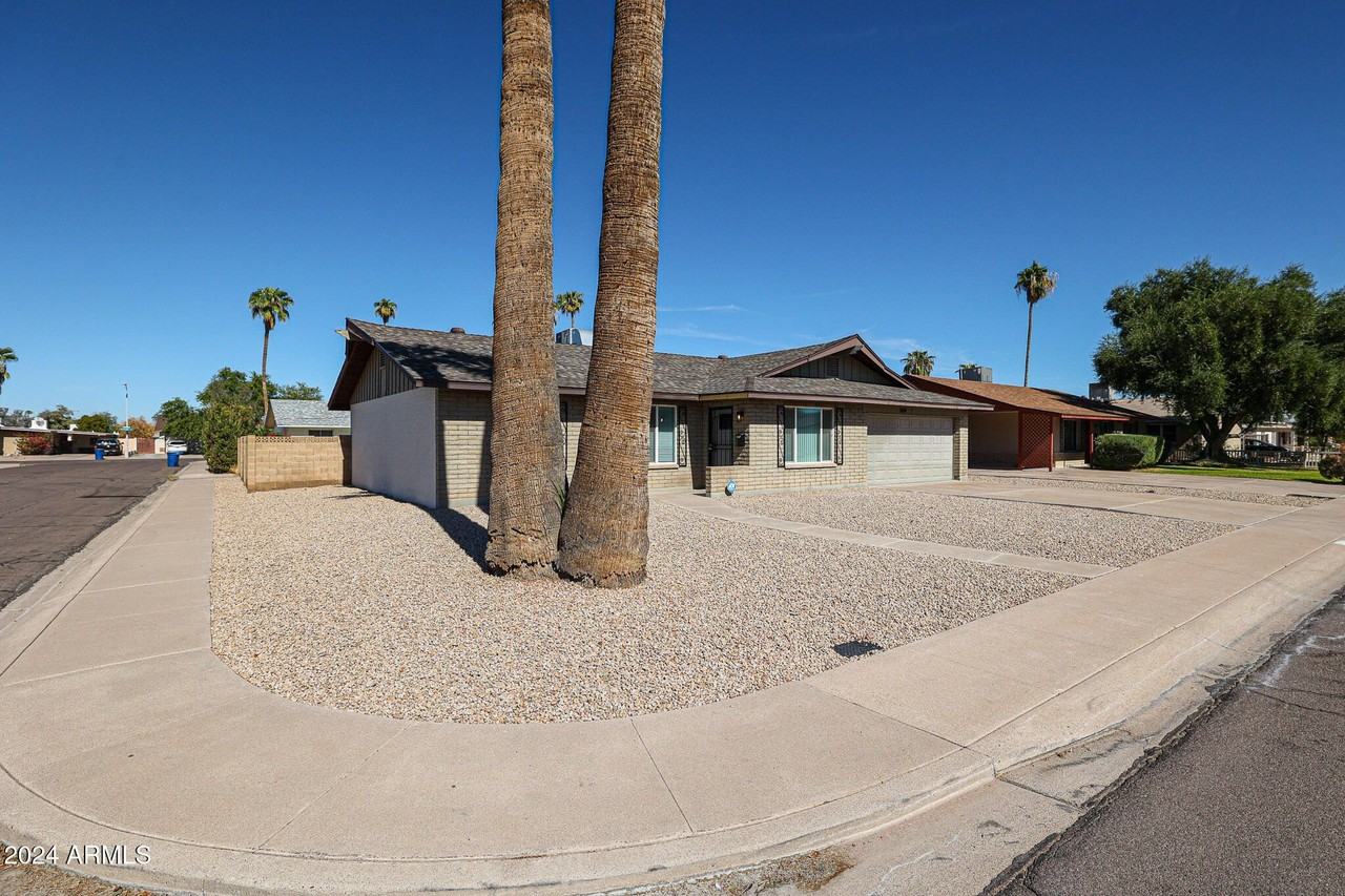 1604 E Verlea Dr - Photo 2 of 30