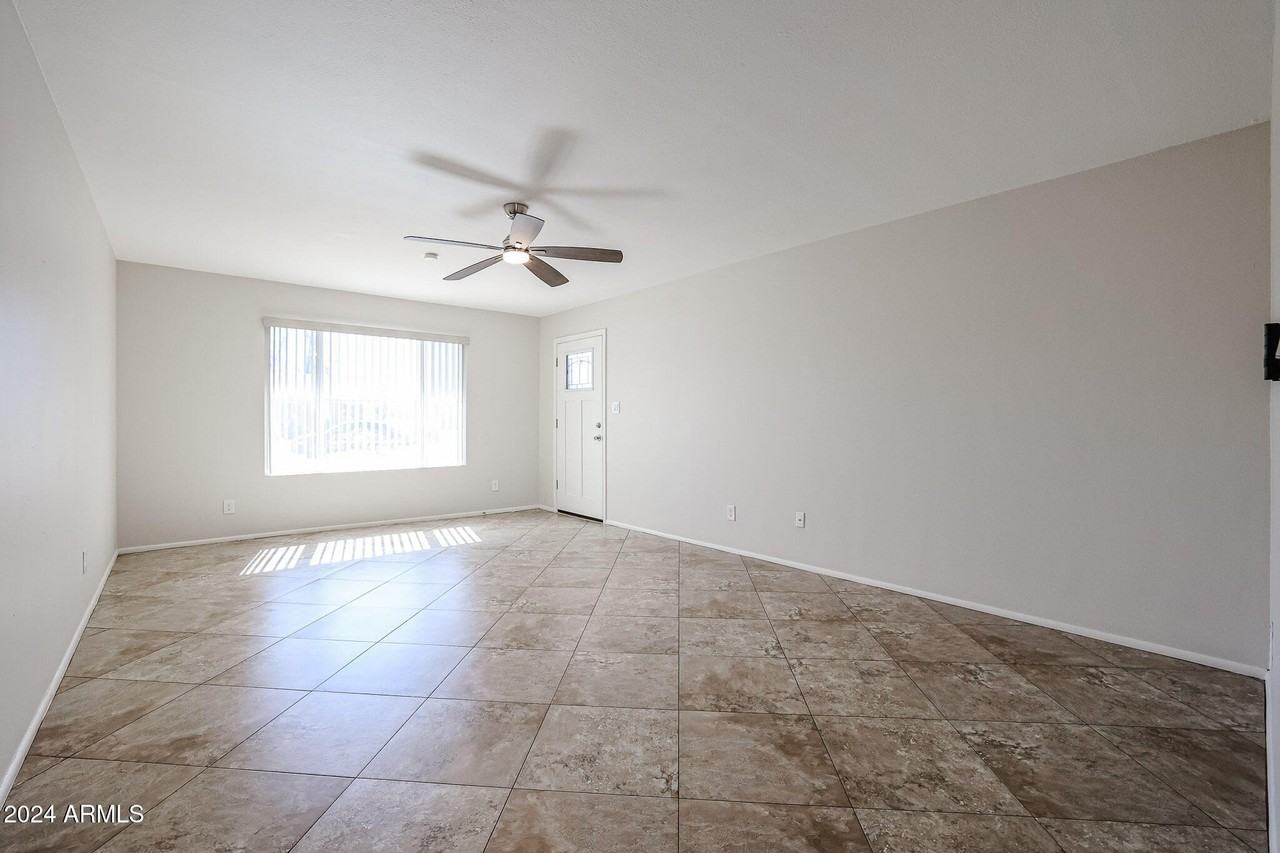 1604 E Verlea Dr - Photo 5 of 30