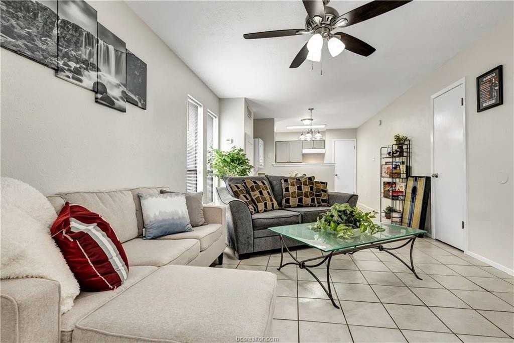 1520 Hawk Tree Dr #A - Photo 2 of 15