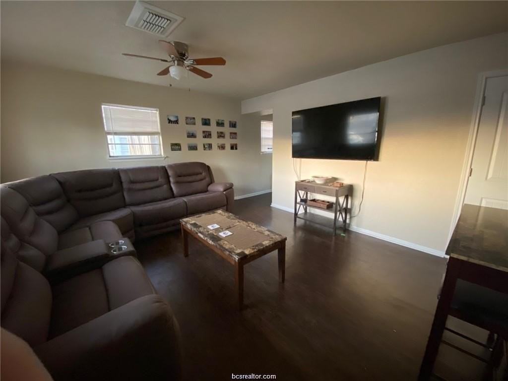 3005 1st St - Photo 3 of 18