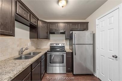 305 Ehlinger Dr Apt C - Photo 4 of 11