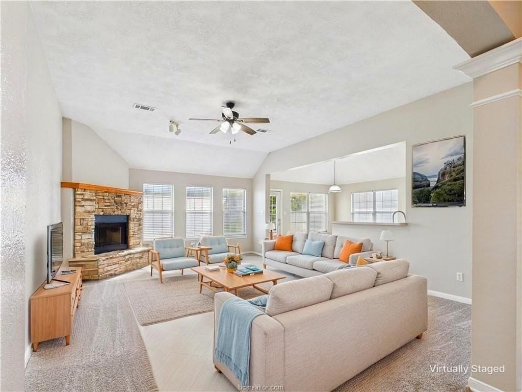 2701 Darwood Ct - Photo 5 of 50