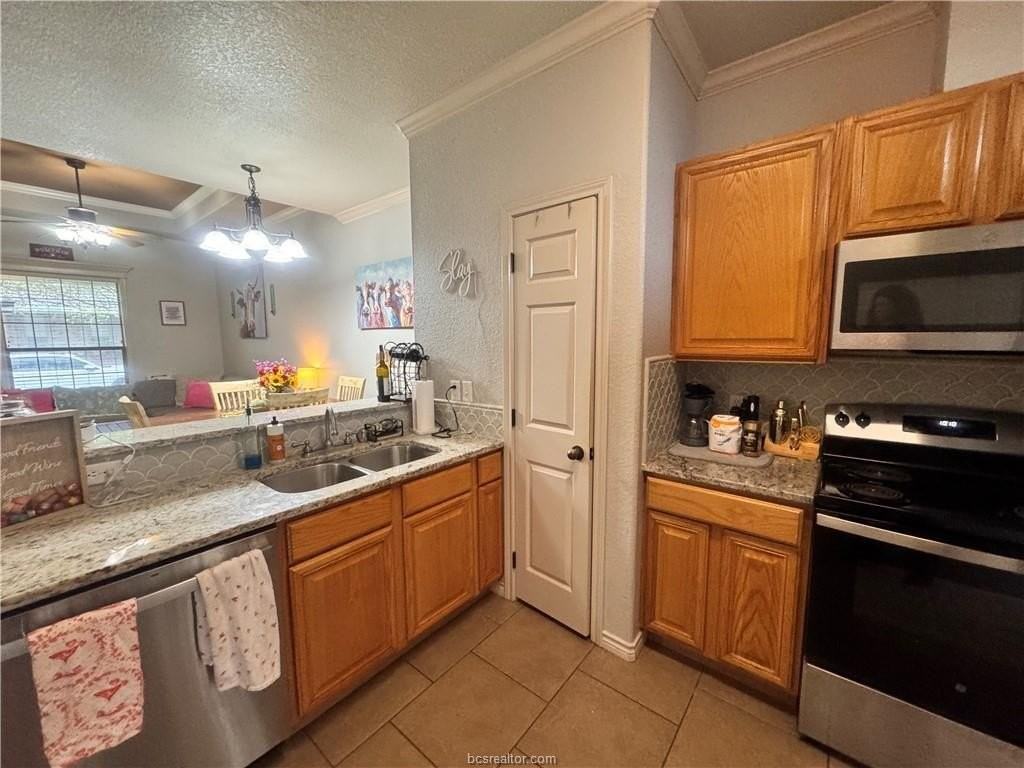 3869 Oldenburg Ln - Photo 6 of 24