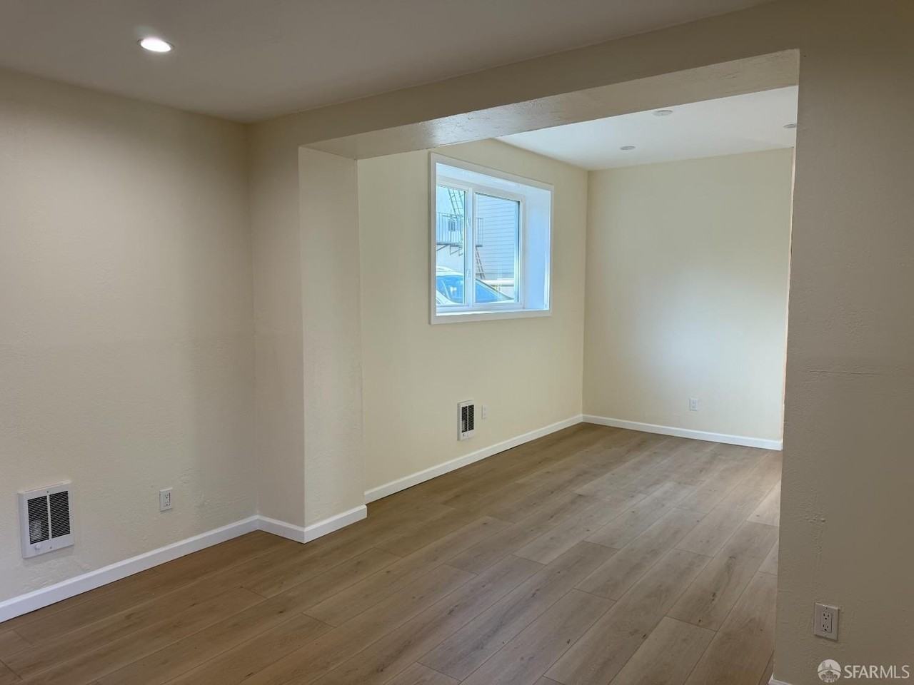 258 Dorland St - Photo 5 of 23