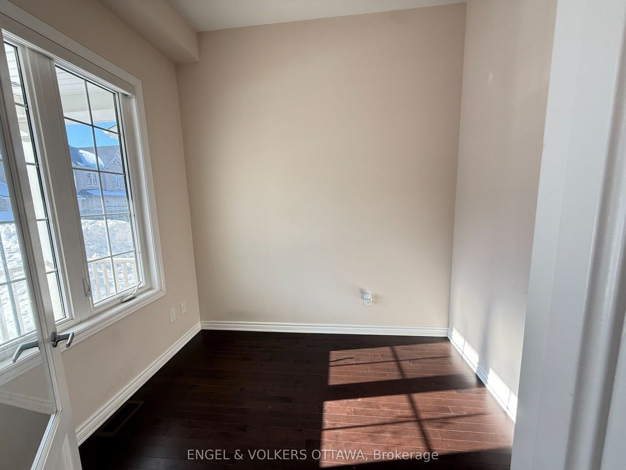 611 Silver Spruce Way - Photo 5 of 25