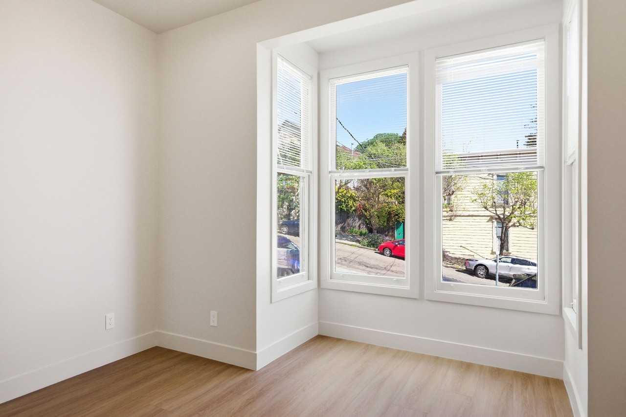 996 Noe St #1 - Photo 3 of 35