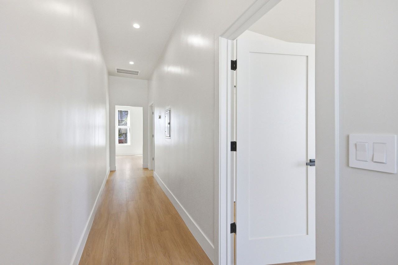 996 Noe St #1 - Photo 7 of 35