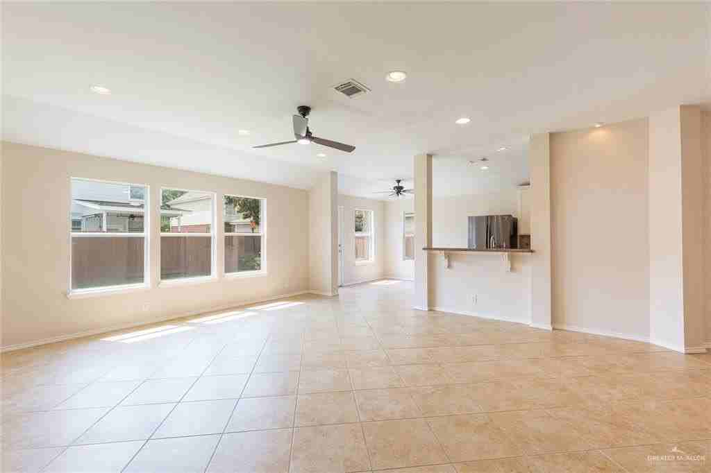 4202 Santa Marina St - Photo 4 of 13