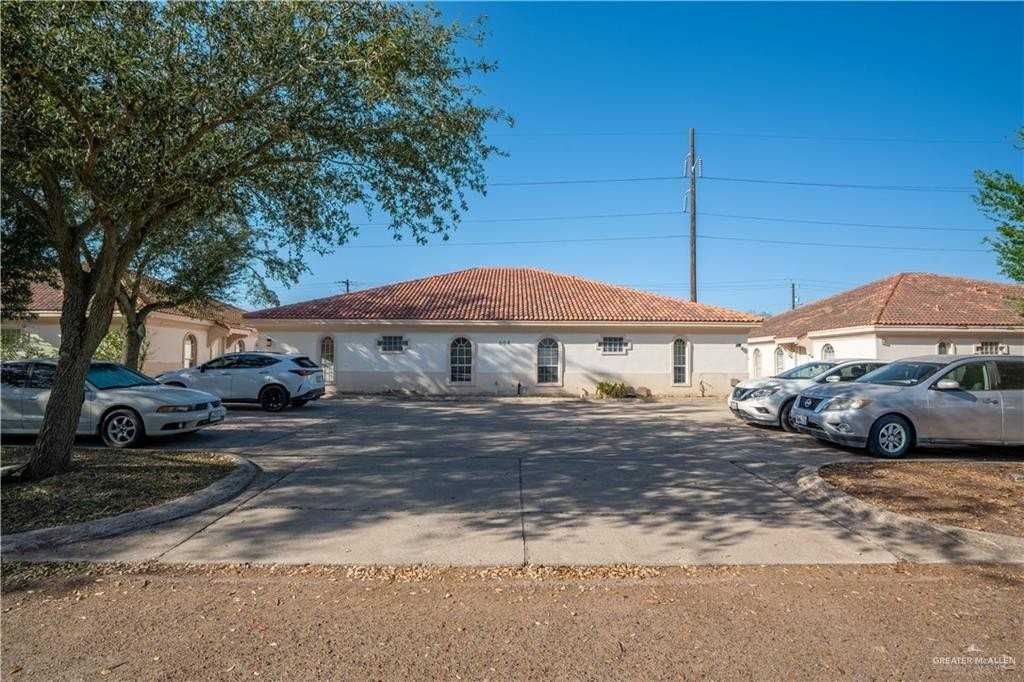 604 Buena Vista Dr Apt E - Photo 2 of 20