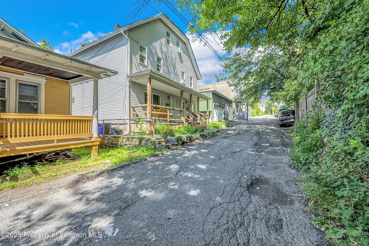 514 Stipp Ct - Photo 2 of 23