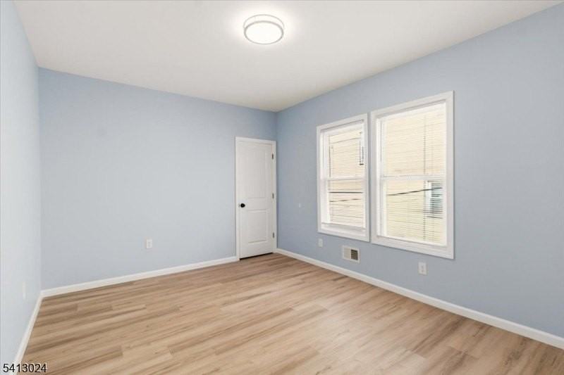 76 Grumman Ave - Photo 2 of 18