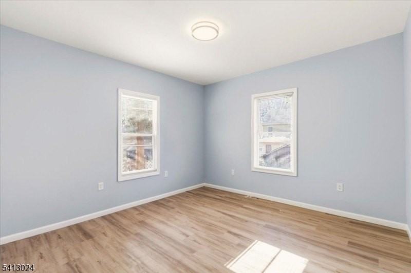 76 Grumman Ave - Photo 3 of 18