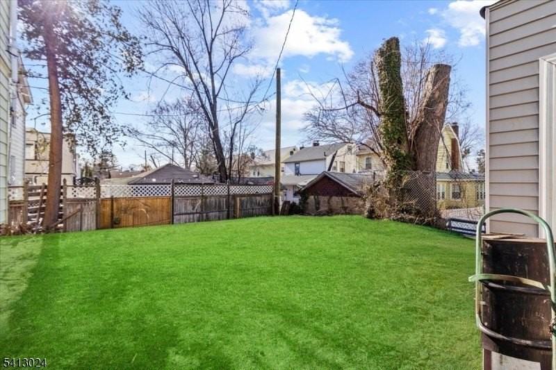 76 Grumman Ave - Photo 4 of 18