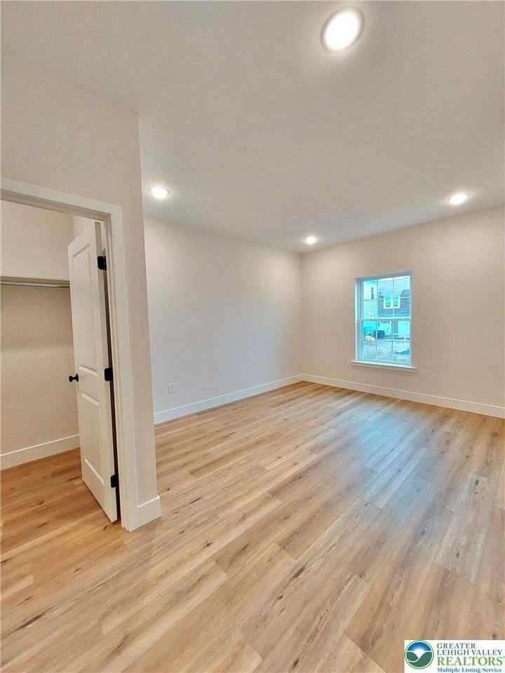 635 Line St Unit A - Photo 6 of 10