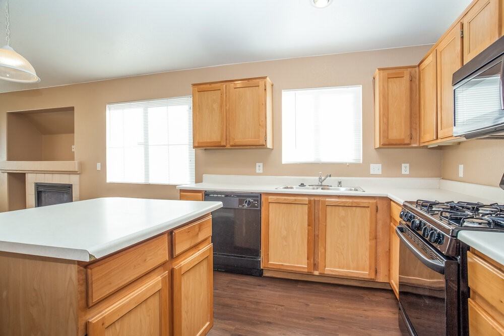 7260 Golden Star Ave - Photo 7 of 15