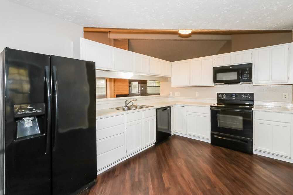 19402 San Gabriel Dr - Photo 7 of 16