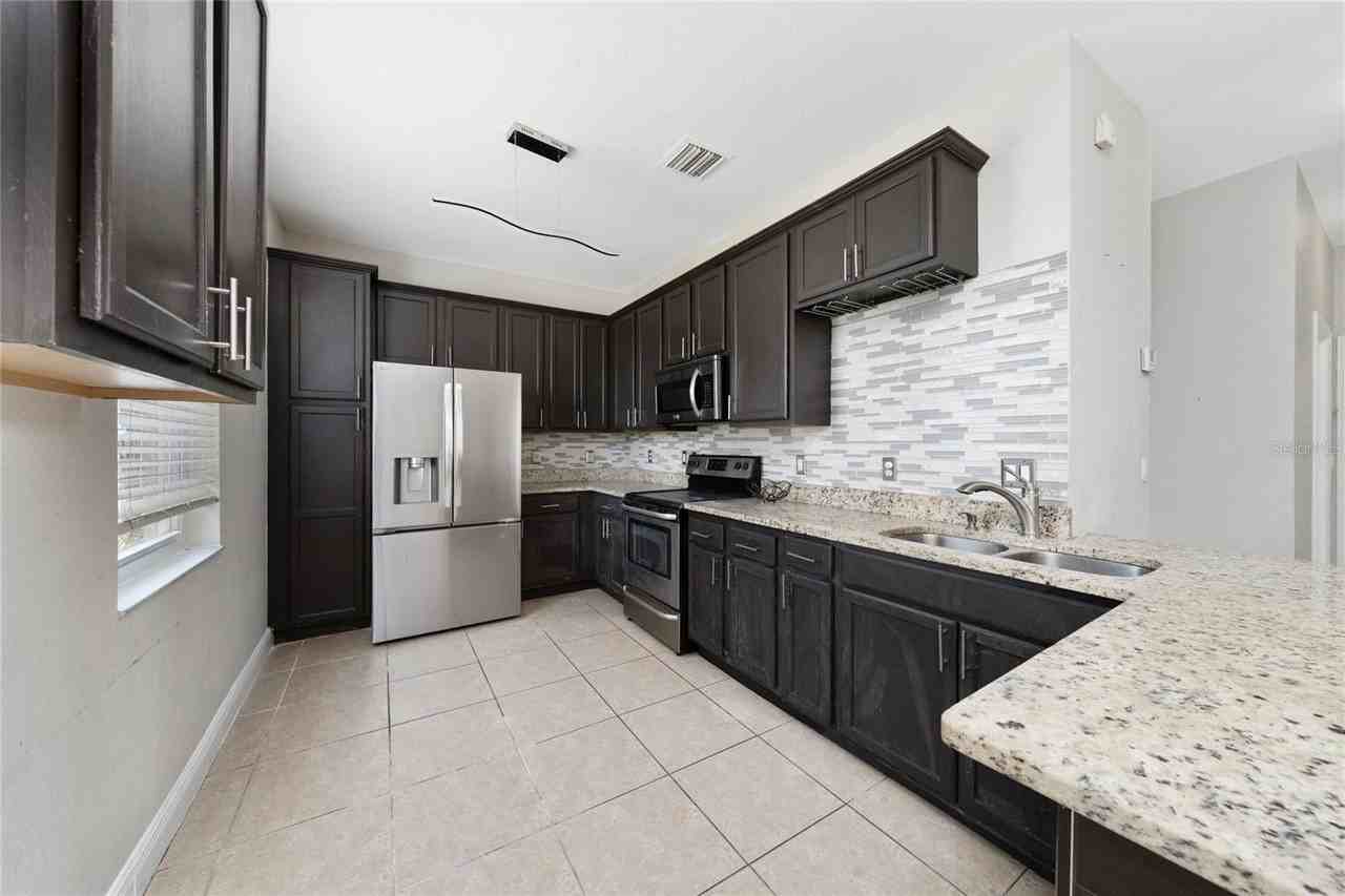 2962 White Cedar Cir - Photo 7 of 24