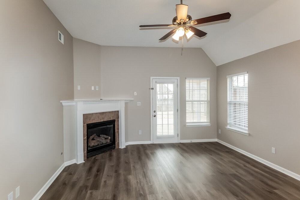 5863 Stafford Dr - Photo 5 of 17