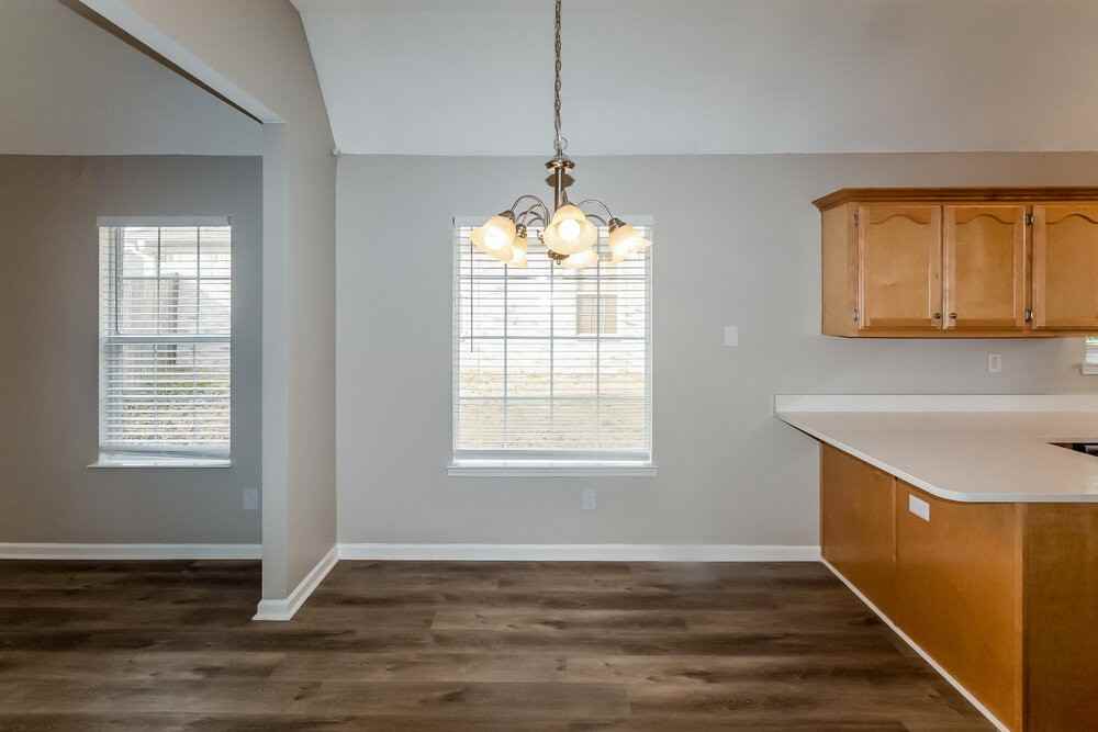 5863 Stafford Dr - Photo 6 of 17