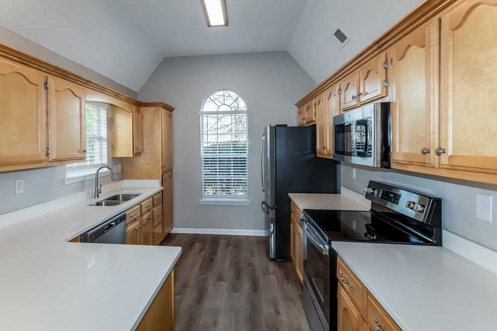 5863 Stafford Dr - Photo 7 of 17